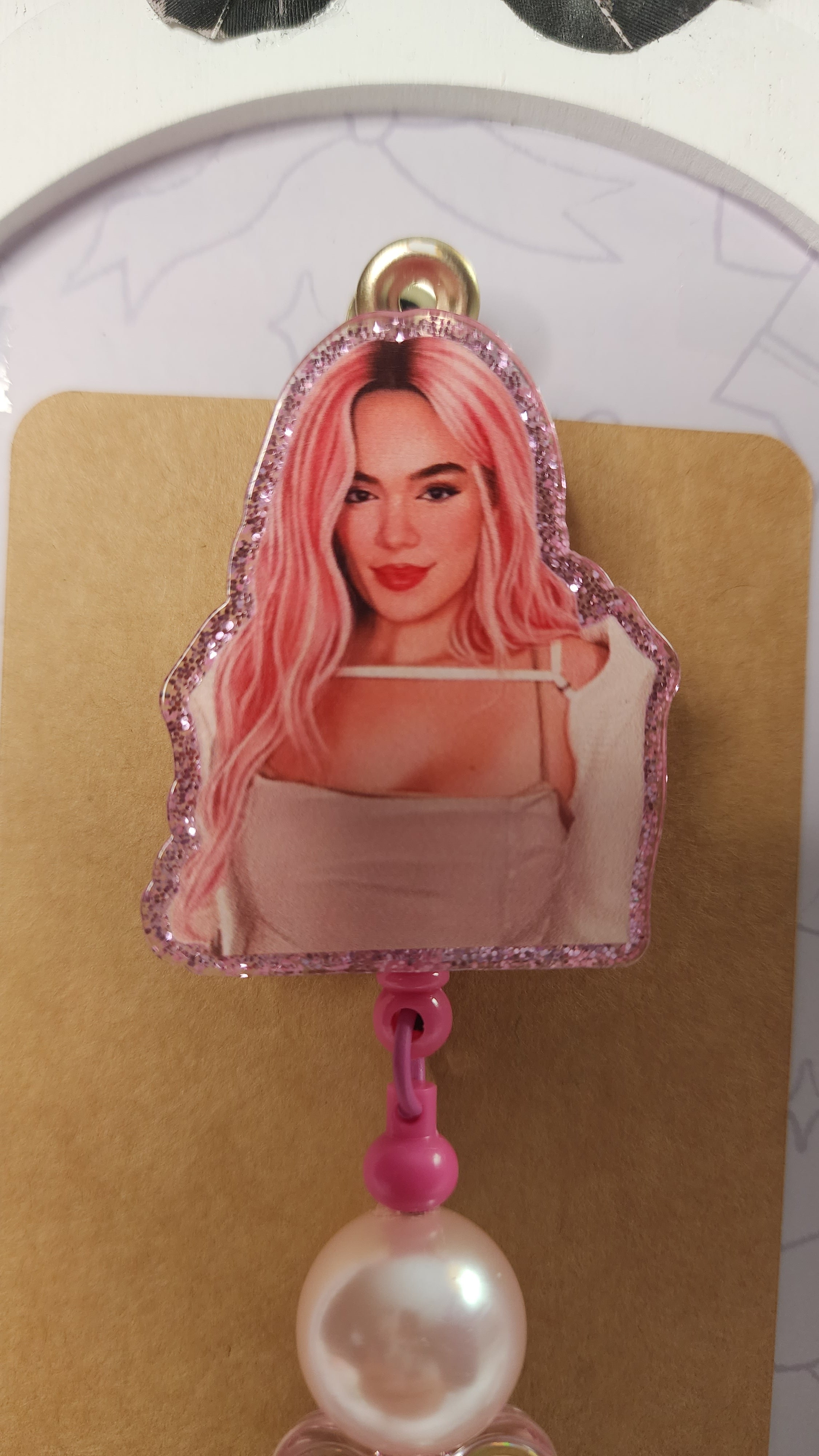BICHOTA SEASON Badge Reel